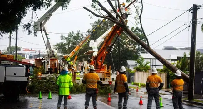 ঝড়ে বিধ্বস্ত অস্ট্রেলিয়ায় ১ লাখ ২০ হাজার বাড়িঘর ও ব্যবসা প্রতিষ্ঠান এখনো বিদ্যুৎ বিচ্ছিন্ন