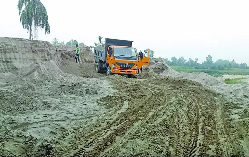 করতোয়ায় অবৈধভাবে বালু উত্তোলনের মহোৎসব