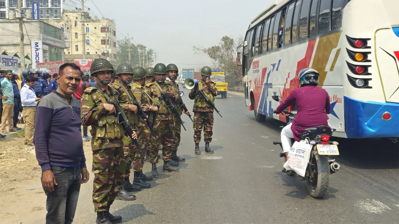 গাজীপুরে ৪ ঘণ্টার অবরোধের পর ঢাকা-ময়মনসিংহ মহাসড়কে যান চলাচল শুরু